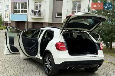 Позашляховик / Кросовер Mercedes-Benz GLA-Class 2015 в 