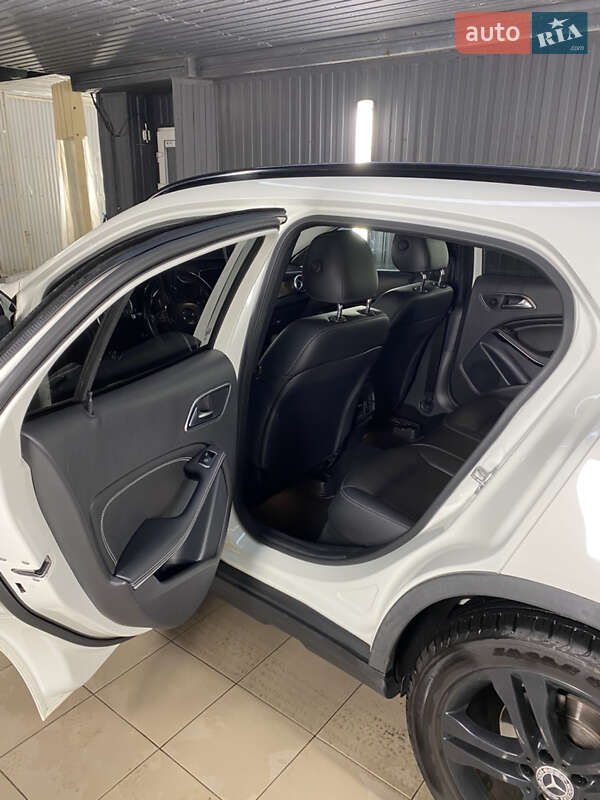 Внедорожник / Кроссовер Mercedes-Benz GLA-Class 2015 в Киеве