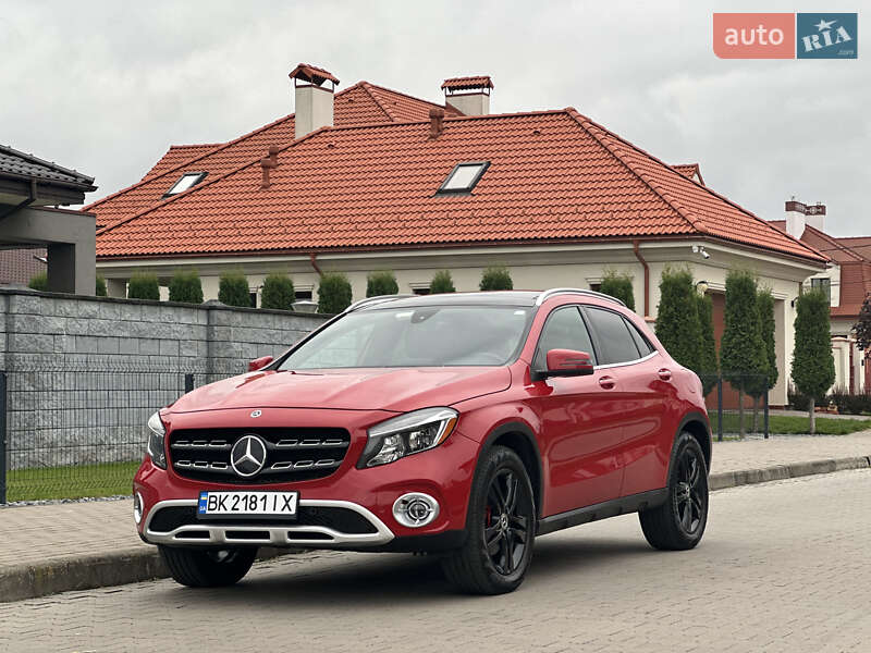 Внедорожник / Кроссовер Mercedes-Benz GLA-Class 2018 в Ровно