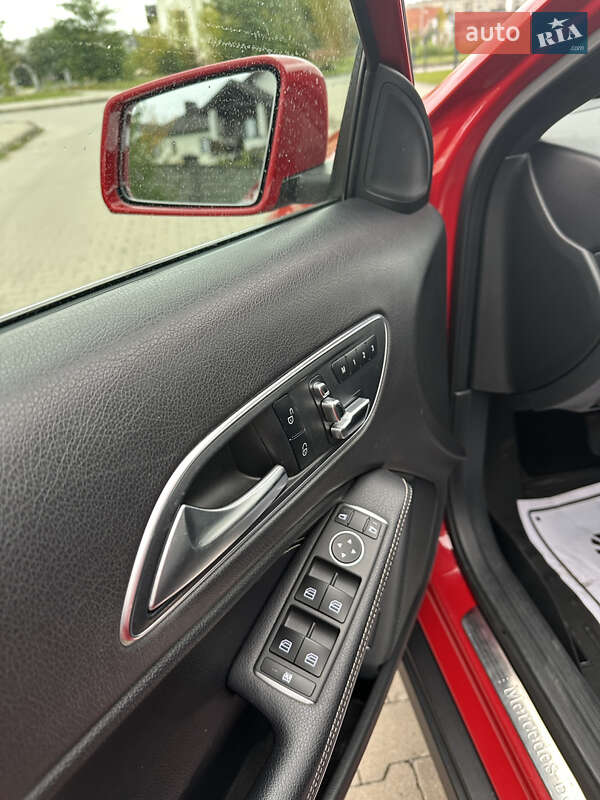 Внедорожник / Кроссовер Mercedes-Benz GLA-Class 2018 в Ровно