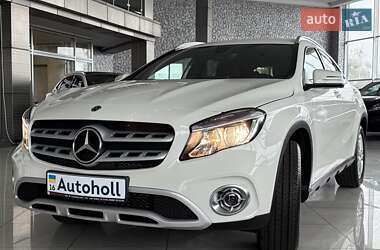 Внедорожник / Кроссовер Mercedes-Benz GLA-Class 2017 в 