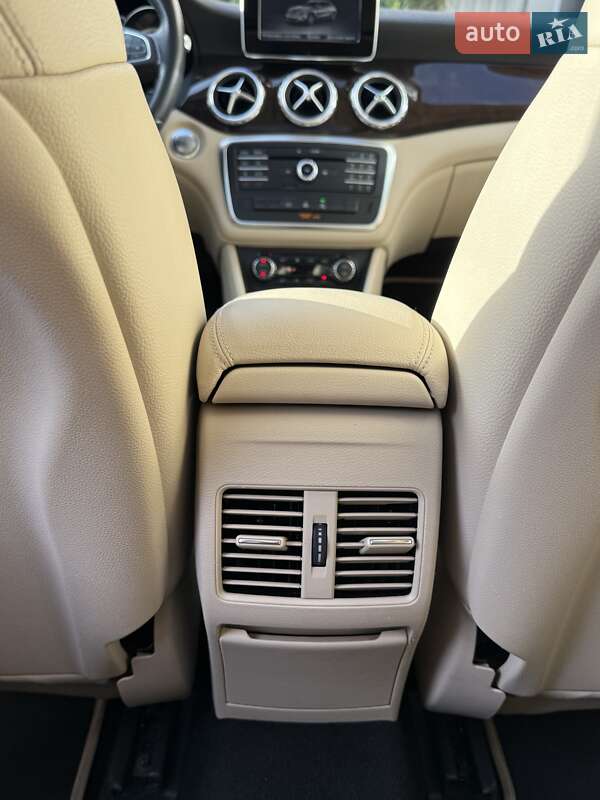 Внедорожник / Кроссовер Mercedes-Benz GLA-Class 2016 в Харькове