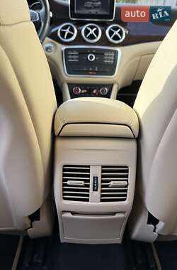 Внедорожник / Кроссовер Mercedes-Benz GLA-Class 2016 в 
