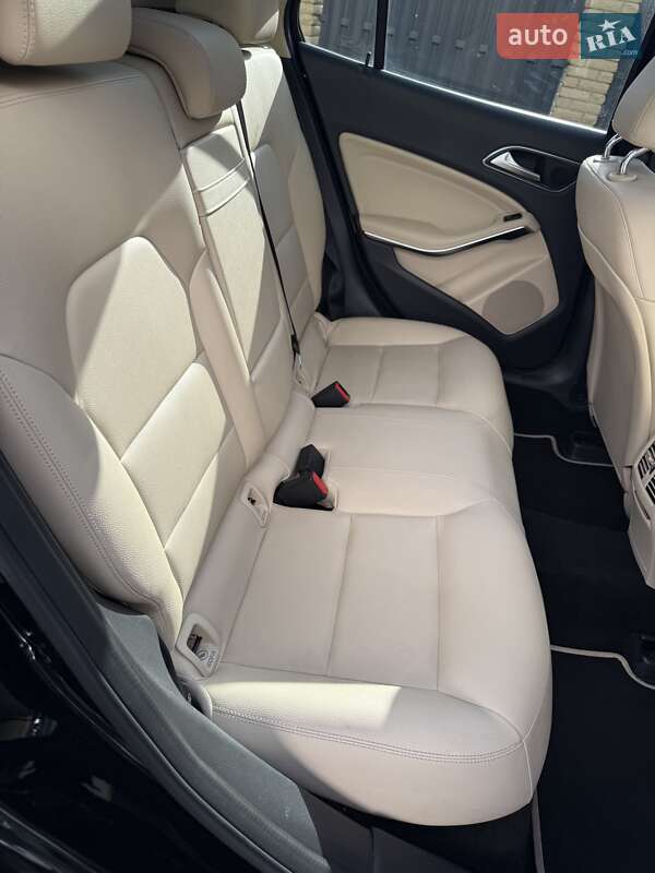 Внедорожник / Кроссовер Mercedes-Benz GLA-Class 2016 в Харькове