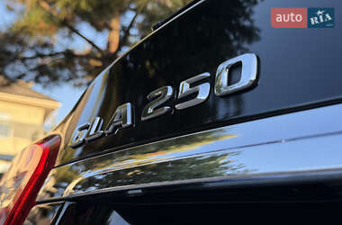 Внедорожник / Кроссовер Mercedes-Benz GLA-Class 2014 в 