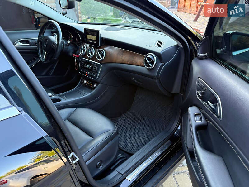 Внедорожник / Кроссовер Mercedes-Benz GLA-Class 2015 в Киеве