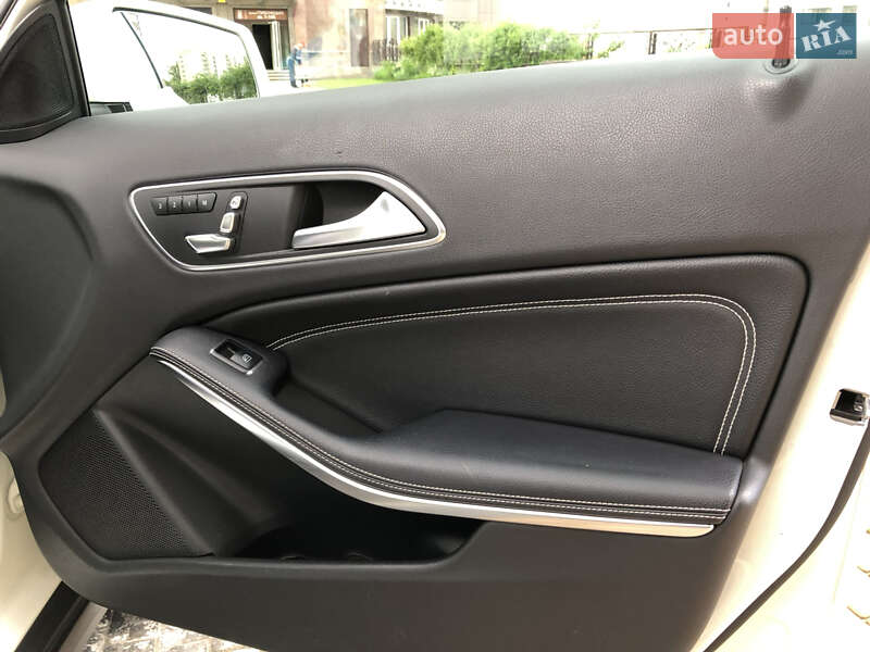 Внедорожник / Кроссовер Mercedes-Benz GLA-Class 2017 в Киеве фото 15 Внедорожник / Кроссовер Mercedes-Benz GLA-Class 2017 в Киеве