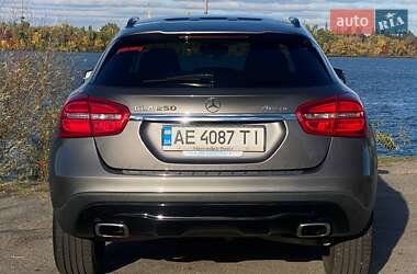 Позашляховик / Кросовер Mercedes-Benz GLA-Class 2016 в 