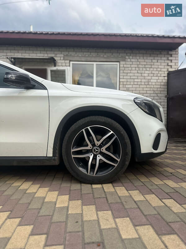Позашляховик / Кросовер Mercedes-Benz GLA-Class 2017 в П'ятихатках