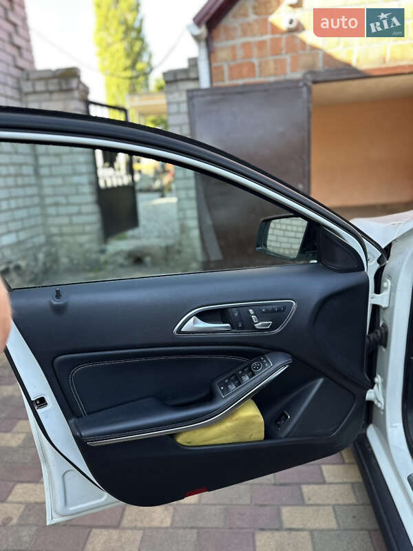 Позашляховик / Кросовер Mercedes-Benz GLA-Class 2017 в П'ятихатках