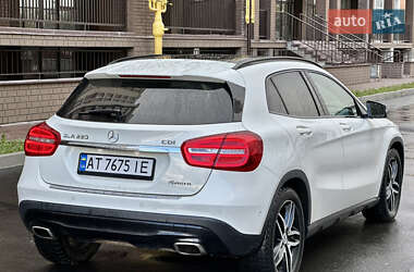 Позашляховик / Кросовер Mercedes-Benz GLA-Class 2015 в 