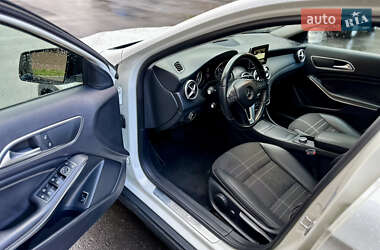 Позашляховик / Кросовер Mercedes-Benz GLA-Class 2015 в 