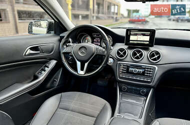 Позашляховик / Кросовер Mercedes-Benz GLA-Class 2015 в 