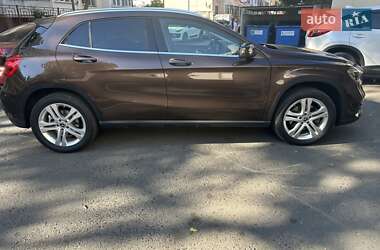 Позашляховик / Кросовер Mercedes-Benz GLA-Class 2018 в 