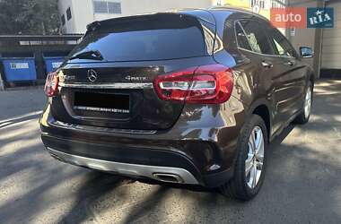 Позашляховик / Кросовер Mercedes-Benz GLA-Class 2018 в 