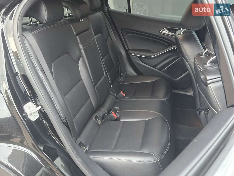 Внедорожник / Кроссовер Mercedes-Benz GLA-Class 2015 в Киеве