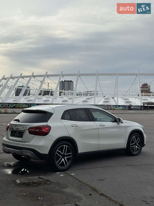 Внедорожник / Кроссовер Mercedes-Benz GLA-Class 2017 в Киеве фото 10 Внедорожник / Кроссовер Mercedes-Benz GLA-Class 2017 в Киеве