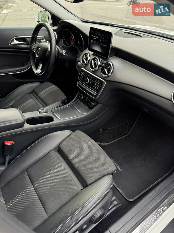 Внедорожник / Кроссовер Mercedes-Benz GLA-Class 2017 в Киеве фото 18 Внедорожник / Кроссовер Mercedes-Benz GLA-Class 2017 в Киеве