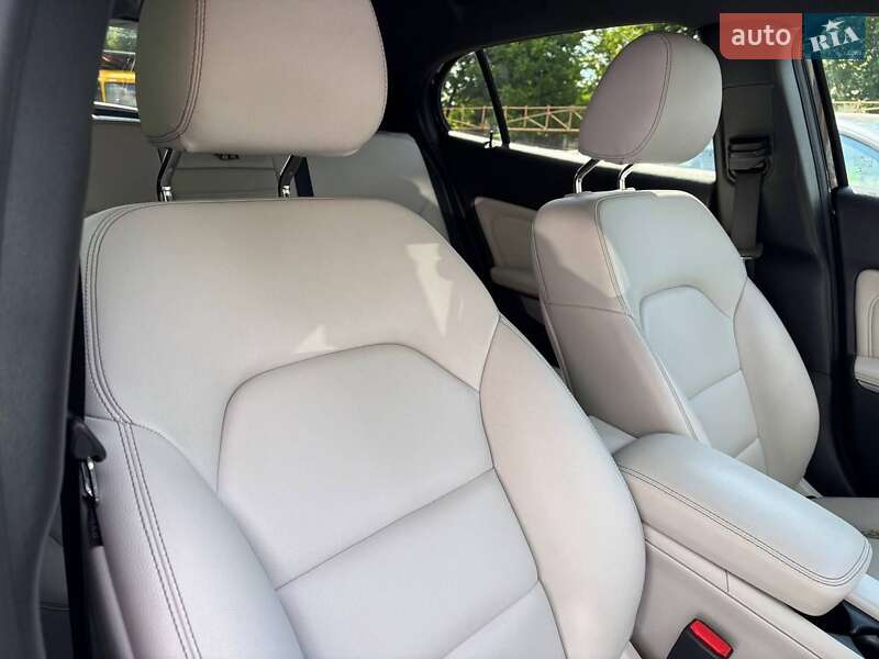 Внедорожник / Кроссовер Mercedes-Benz GLA-Class 2019 в Полтаве