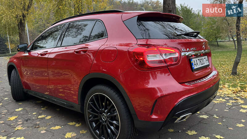 Позашляховик / Кросовер Mercedes-Benz GLA-Class 2019 в Києві