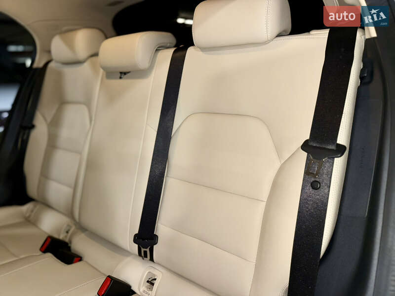 Позашляховик / Кросовер Mercedes-Benz GLA-Class 2017 в Києві фото 27 Позашляховик / Кросовер Mercedes-Benz GLA-Class 2017 в Києві