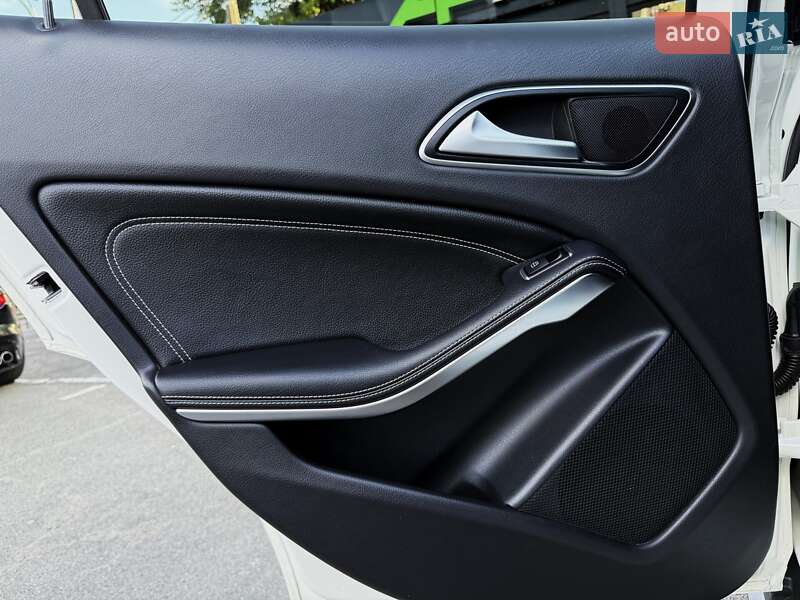Позашляховик / Кросовер Mercedes-Benz GLA-Class 2016 в Києві