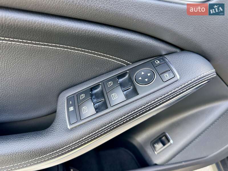 Внедорожник / Кроссовер Mercedes-Benz GLA-Class 2016 в Киеве фото 36 Внедорожник / Кроссовер Mercedes-Benz GLA-Class 2016 в Киеве