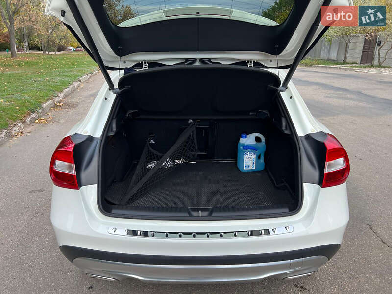 Внедорожник / Кроссовер Mercedes-Benz GLA-Class 2016 в Харькове