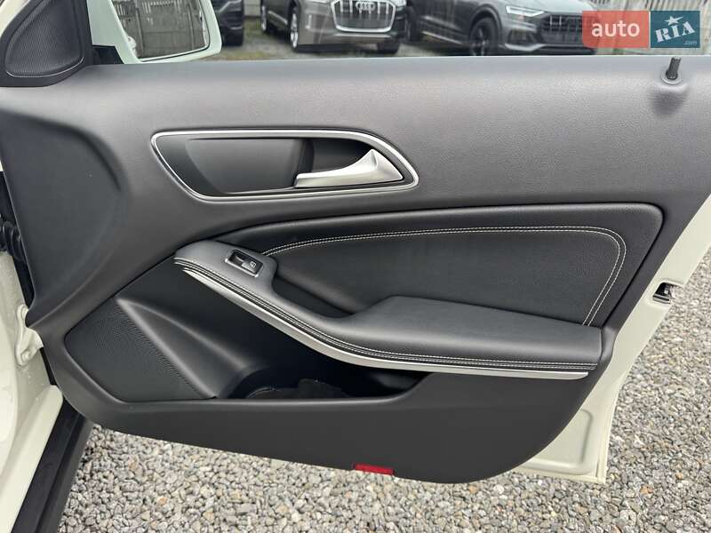 Внедорожник / Кроссовер Mercedes-Benz GLA-Class 2016 в Тернополе