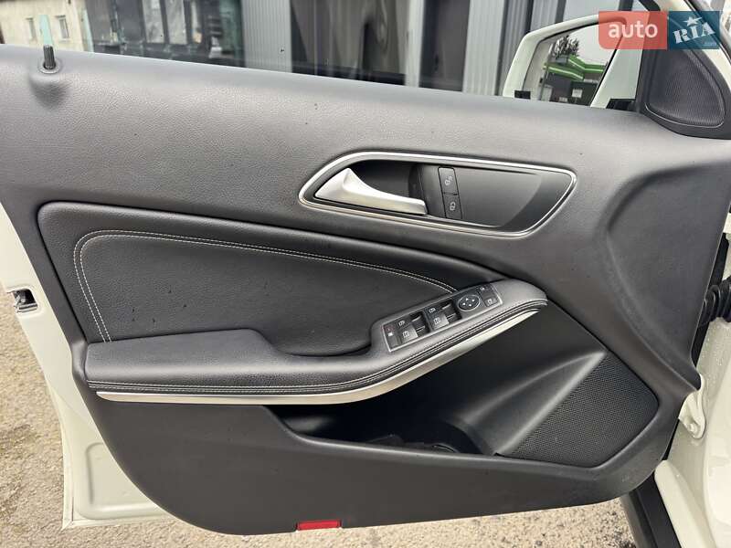 Внедорожник / Кроссовер Mercedes-Benz GLA-Class 2016 в Тернополе