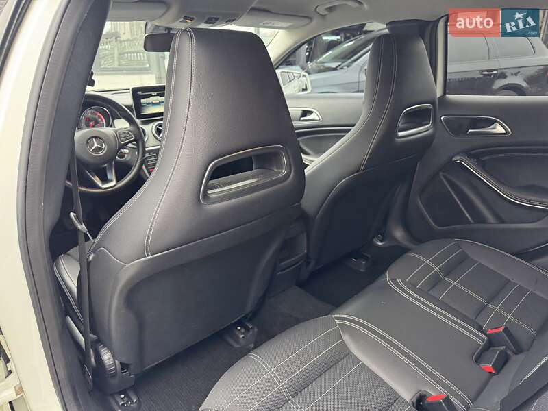Внедорожник / Кроссовер Mercedes-Benz GLA-Class 2016 в Тернополе