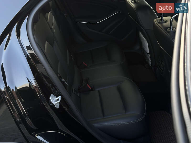 Позашляховик / Кросовер Mercedes-Benz GLA-Class 2015 в Хмельницькому