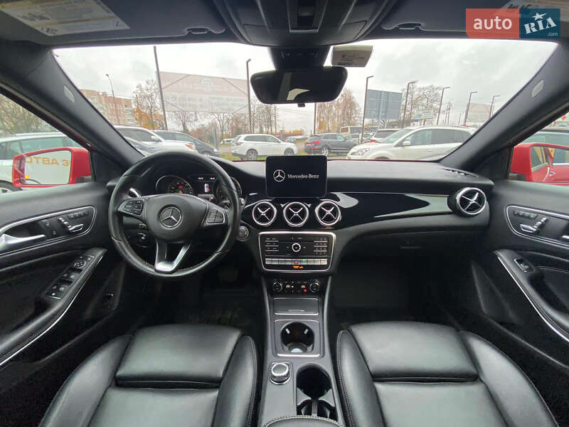 Позашляховик / Кросовер Mercedes-Benz GLA-Class 2018 в Рівному