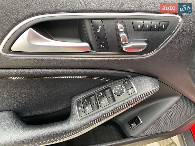 Позашляховик / Кросовер Mercedes-Benz GLA-Class 2018 в Рівному