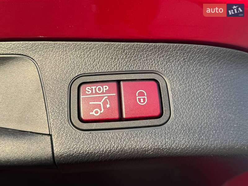 Позашляховик / Кросовер Mercedes-Benz GLA-Class 2022 в Києві