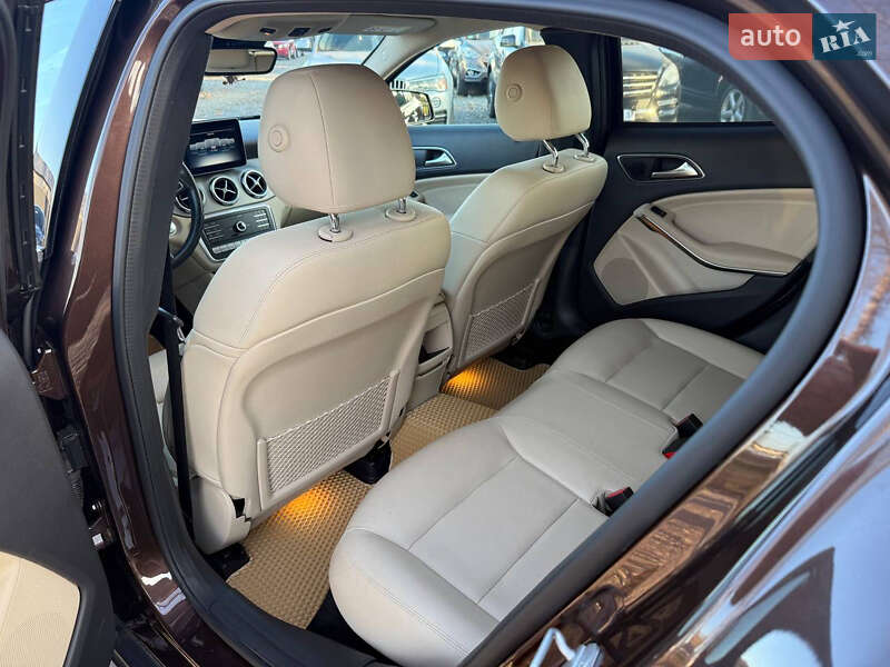 Позашляховик / Кросовер Mercedes-Benz GLA-Class 2017 в Стрию