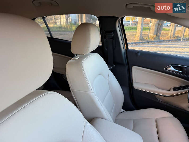 Позашляховик / Кросовер Mercedes-Benz GLA-Class 2017 в Стрию