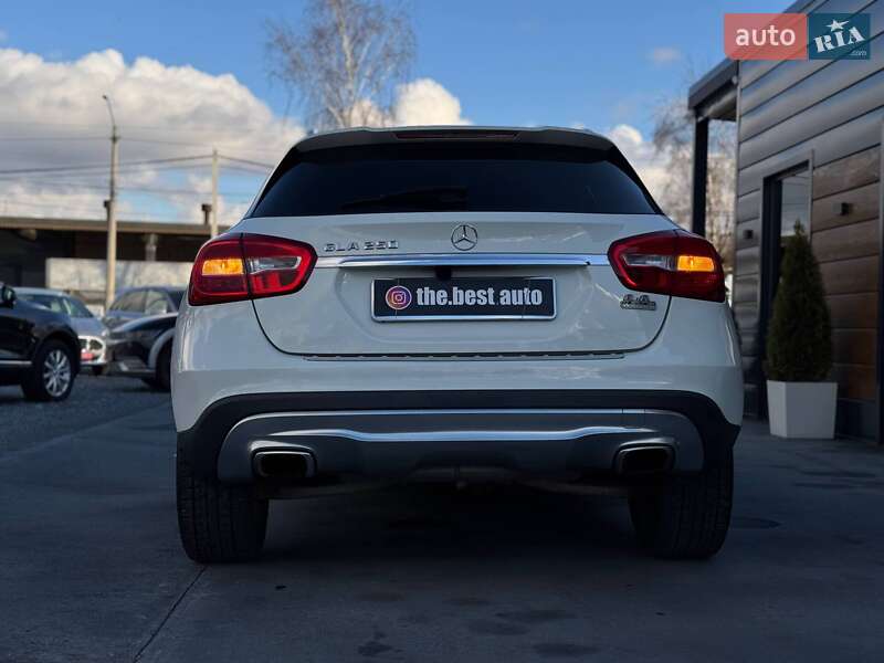 Внедорожник / Кроссовер Mercedes-Benz GLA-Class 2015 в Ровно
