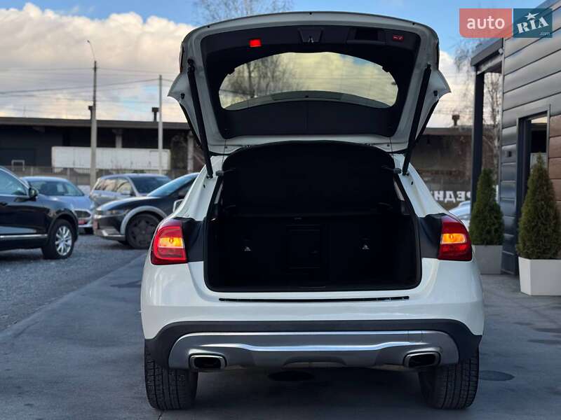 Внедорожник / Кроссовер Mercedes-Benz GLA-Class 2015 в Ровно