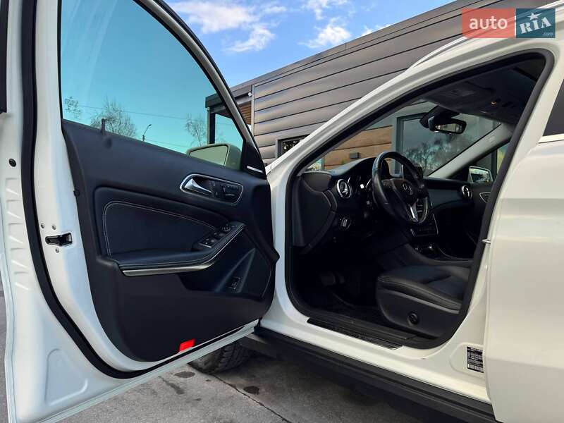 Внедорожник / Кроссовер Mercedes-Benz GLA-Class 2015 в Ровно