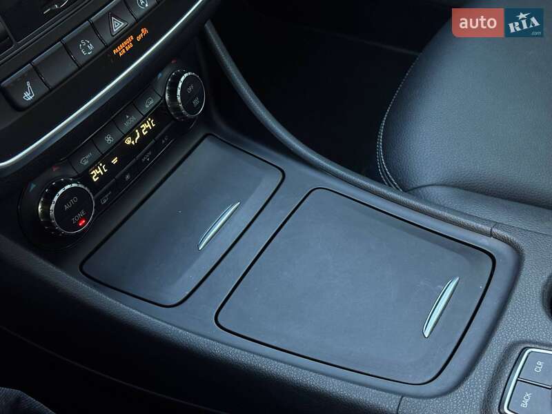 Внедорожник / Кроссовер Mercedes-Benz GLA-Class 2015 в Ровно