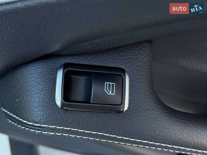 Внедорожник / Кроссовер Mercedes-Benz GLA-Class 2015 в Ровно