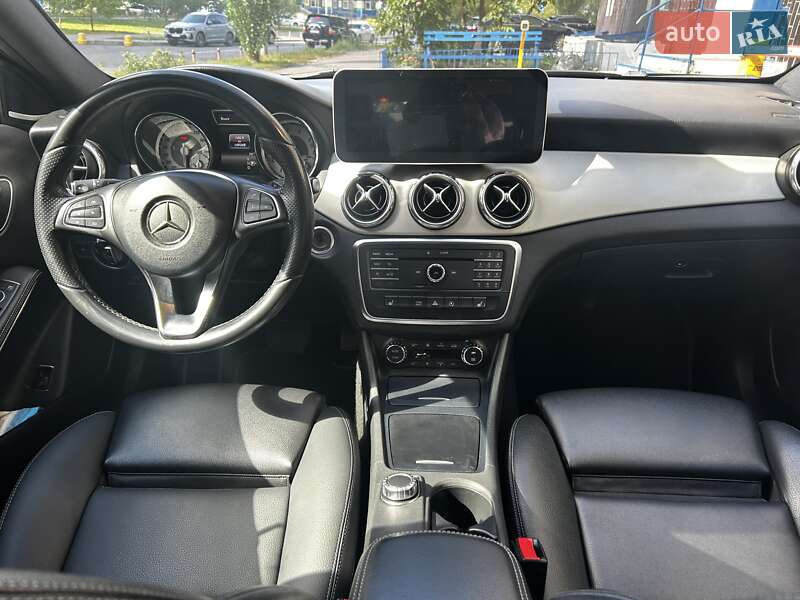 Внедорожник / Кроссовер Mercedes-Benz GLA-Class 2015 в Киеве