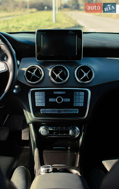 Внедорожник / Кроссовер Mercedes-Benz GLA-Class 2016 в Львове