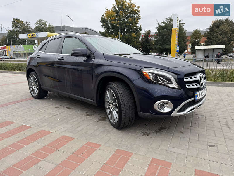 Внедорожник / Кроссовер Mercedes-Benz GLA-Class 2017 в Киеве