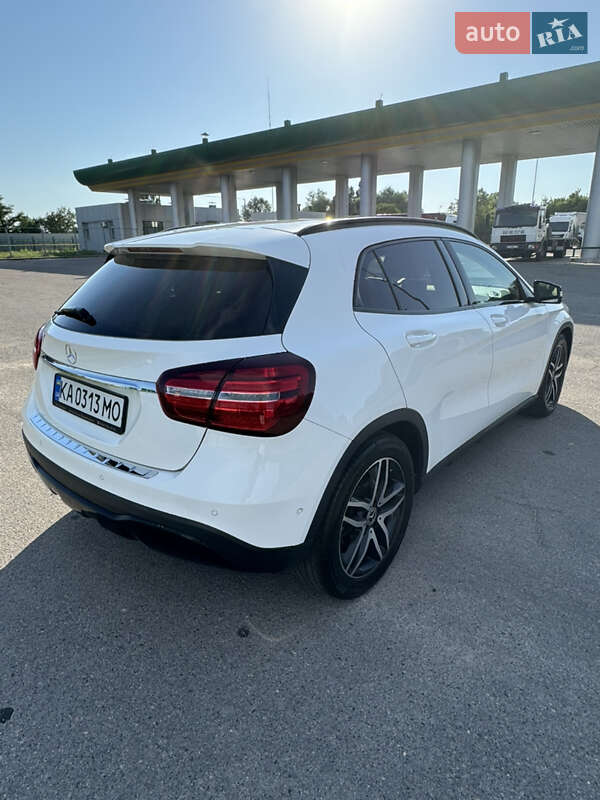 Внедорожник / Кроссовер Mercedes-Benz GLA-Class 2018 в Черкассах