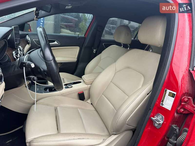 Внедорожник / Кроссовер Mercedes-Benz GLA-Class 2018 в Луцке