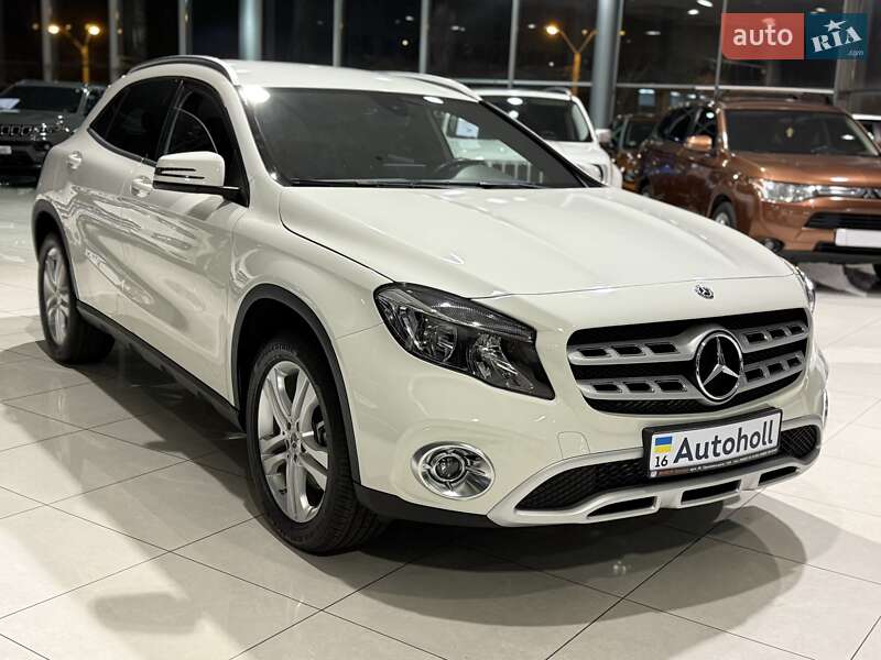 Mercedes-Benz GLA-Class 2016