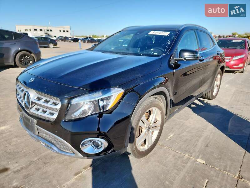 Внедорожник / Кроссовер Mercedes-Benz GLA-Class 2019 в Тернополе