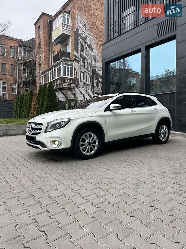 Позашляховик / Кросовер Mercedes-Benz GLA-Class 2017 в Києві